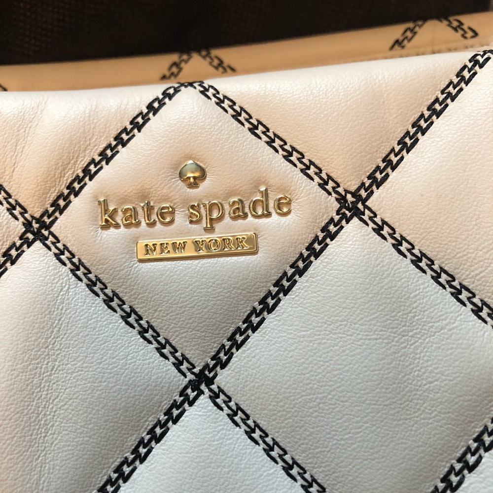 White patterned Kate Spade purse - Picture 2 of 8